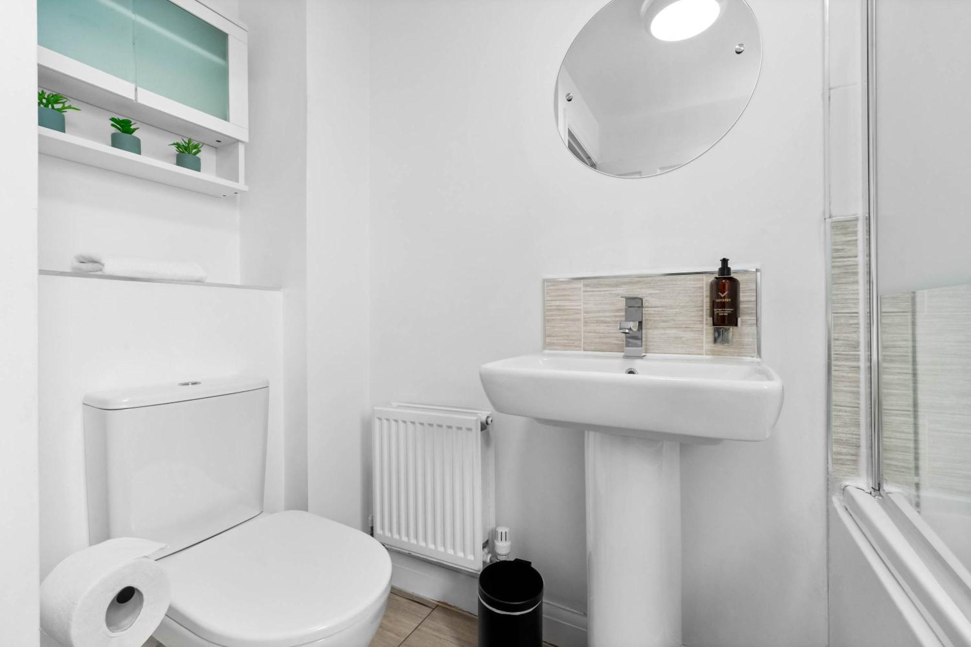 Lavish 3 Bedroom House With Ensuite And Parking By Azura Nights Birmingham Ngoại thất bức ảnh